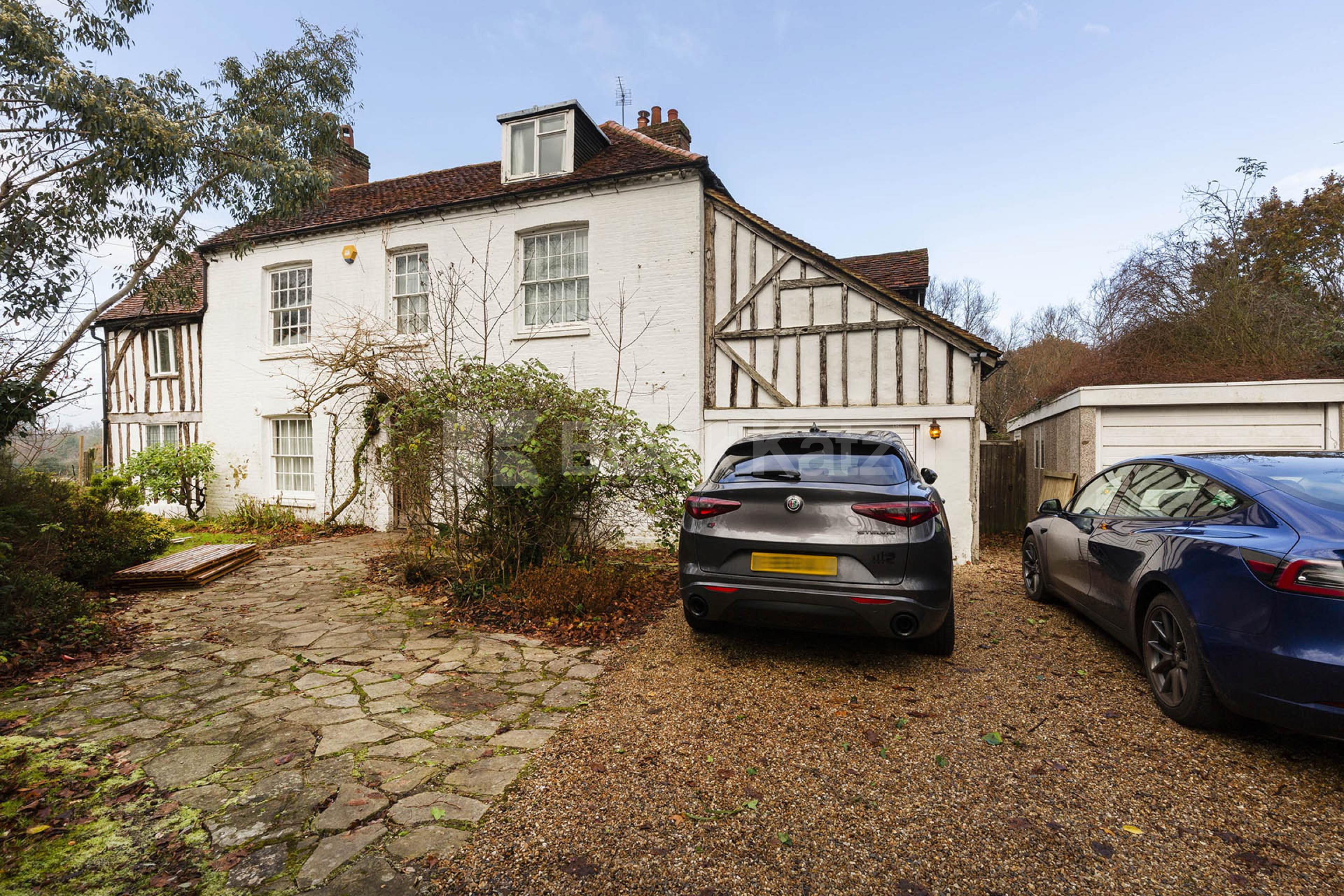A elegant and historic 16th century detached house on an exclusive street   Totteridge Common, Highwood Hill N20
